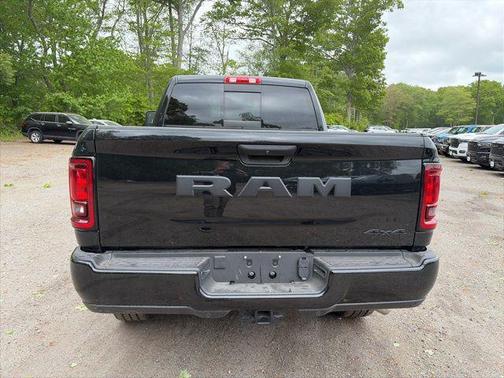 Diamond Black Crystal Pearlcoat 2026 RAM 2500 Black Express Crew Cab 4x4 6'4' Box