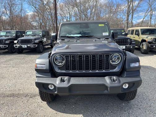 Granite Crystal Metallic Clearcoat 2026 Jeep Wrangler Sport S