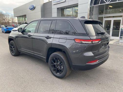 2026 Jeep Grand Cherokee Altitude