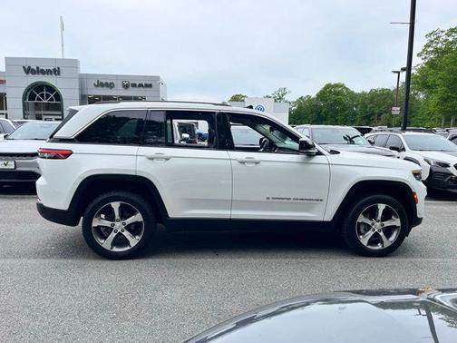 Bright White Clearcoat 2023 Jeep Grand Cherokee Limited