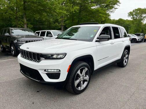 Bright White Clearcoat 2023 Jeep Grand Cherokee Limited