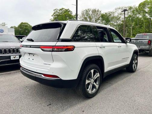 Bright White Clearcoat 2023 Jeep Grand Cherokee Limited
