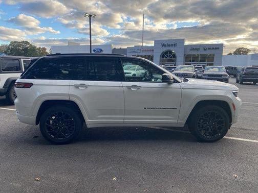 2025 Jeep Grand Cherokee Summit