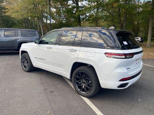 2025 Jeep Grand Cherokee Summit