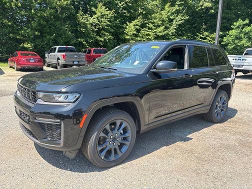 Diamond Black Crystal Pearlcoat 2026 Jeep Grand Cherokee 85th Anniversay Edition 4x4