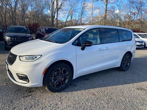 2026 Chrysler Pacifica L