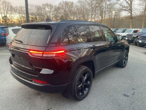 2022 Jeep Grand Cherokee Altitude