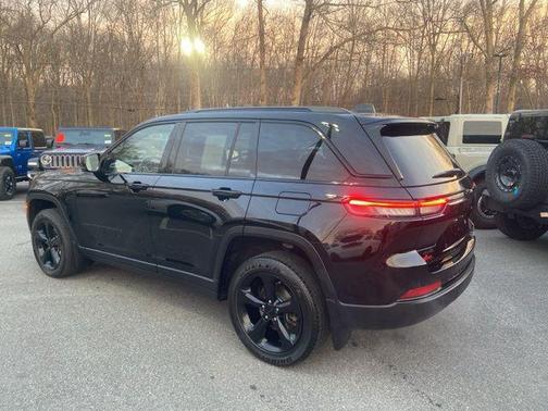 2022 Jeep Grand Cherokee Altitude