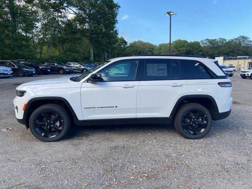 2025 Jeep Grand Cherokee Altitude