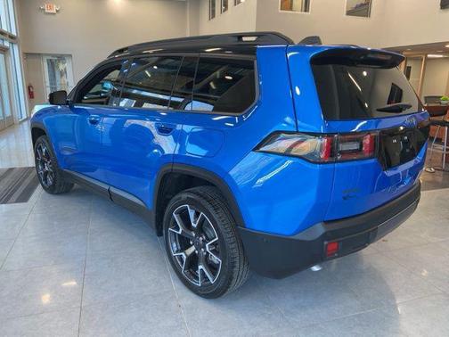 2026 Jeep Cherokee Overland