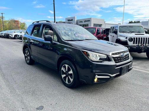 Dark Gray Metallic 2017 Subaru Forester 2.5i Limited