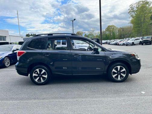 Dark Gray Metallic 2017 Subaru Forester 2.5i Limited
