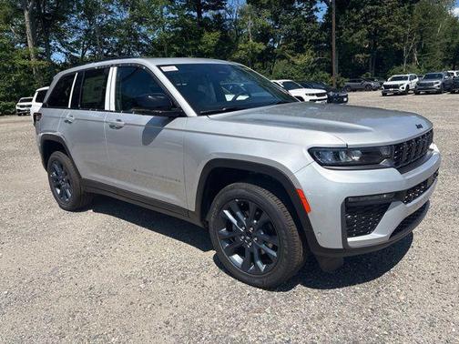 Silver Zynith 2026 Jeep Grand Cherokee 85th Anniversay Edition 4x4