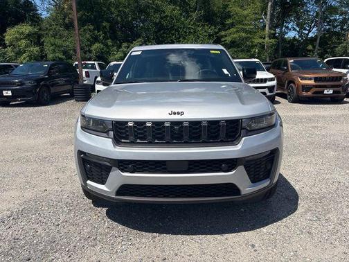 Silver Zynith 2026 Jeep Grand Cherokee 85th Anniversay Edition 4x4