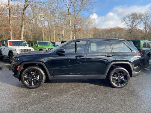 2023 Jeep Grand Cherokee Altitude