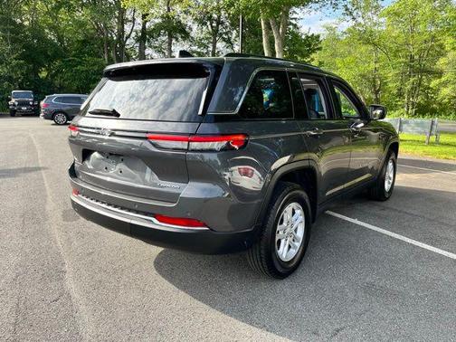 2022 Jeep Grand Cherokee Laredo
