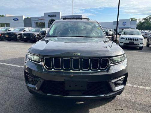 2022 Jeep Grand Cherokee Laredo