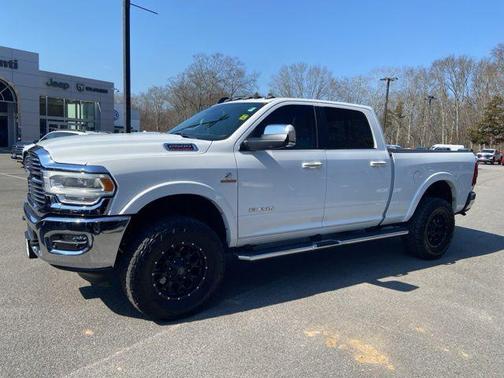2020 RAM 2500 Laramie Crew Cab 4x4 6'4' Box