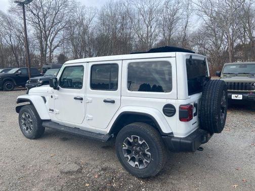 2026 Jeep Wrangler 4-Door Sahara 4x4