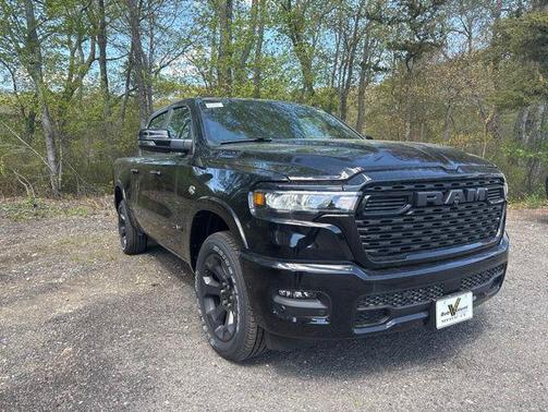 Diamond Black Crystal Pearlcoat 2026 RAM 1500 Big Horn/Lone Star