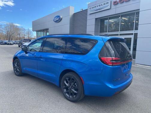 2026 Chrysler Pacifica L