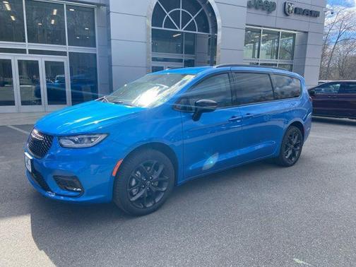 2026 Chrysler Pacifica L