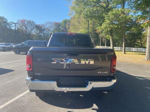 2025 RAM 2500 Tradesman Crew Cab 4x4 6'4' Box