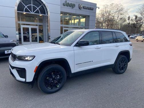2026 Jeep Grand Cherokee Altitude