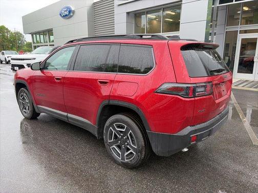 Red Hot Pearlcoat 2026 Jeep Cherokee Laredo 4x4