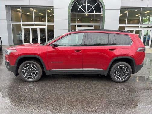Red Hot Pearlcoat 2026 Jeep Cherokee Laredo 4x4