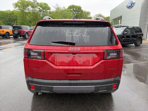 Red Hot Pearlcoat 2026 Jeep Cherokee Laredo 4x4