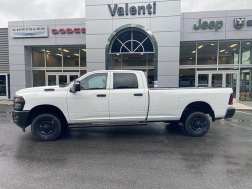 2025 RAM 2500 Tradesman Crew Cab 4x4 8' Box