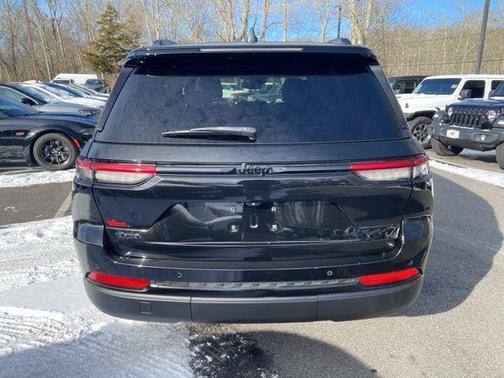 2022 Jeep Grand Cherokee Altitude