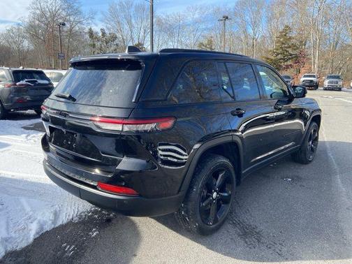 2022 Jeep Grand Cherokee Altitude
