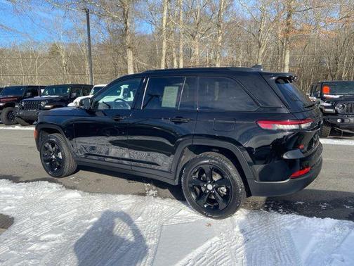 2022 Jeep Grand Cherokee Altitude