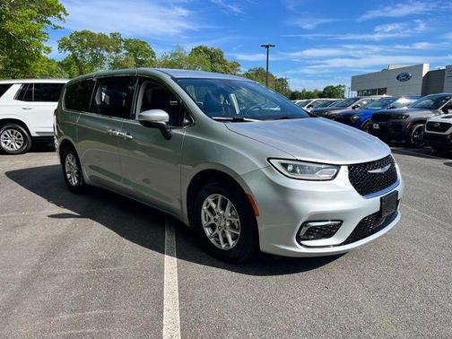 Silver Mist Clearcoat 2023 Chrysler Pacifica Touring L