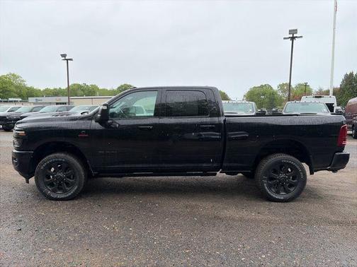 Diamond Black Crystal Pearlcoat 2026 RAM 2500 Laramie Crew Cab 4x4 6'4' Box