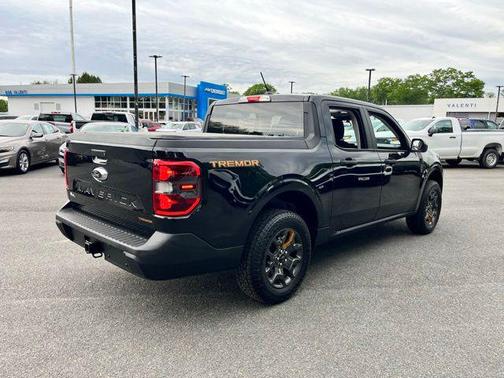 Shadow Black 2024 Ford Maverick XLT