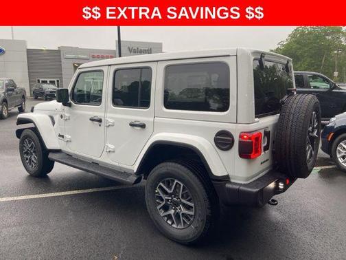 2025 Jeep Wrangler 4-Door Sahara 4x4