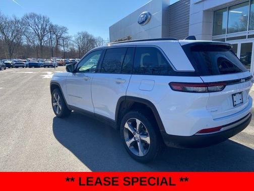 Bright White Clearcoat 2026 Jeep Grand Cherokee Limited