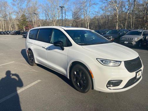 2023 Chrysler Pacifica Hybrid Limited