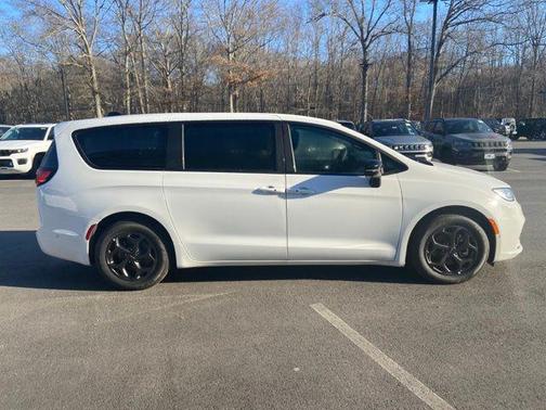 2023 Chrysler Pacifica Hybrid Limited