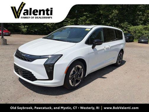 Bright White Clearcoat 2027 Chrysler Pacifica Limited