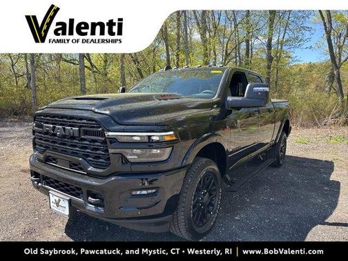 Diamond Black Crystal Pearlcoat 2026 RAM 2500 Limited Crew Cab 4x4 6'4' Box