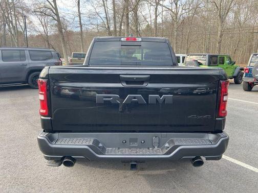 2025 RAM 1500 Warlock Crew Cab 4x4 5'7' Box