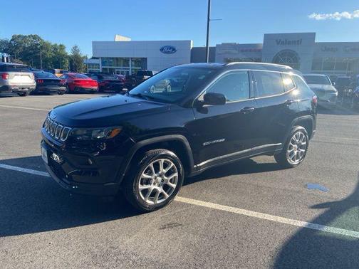 2022 Jeep Compass Latitude Lux