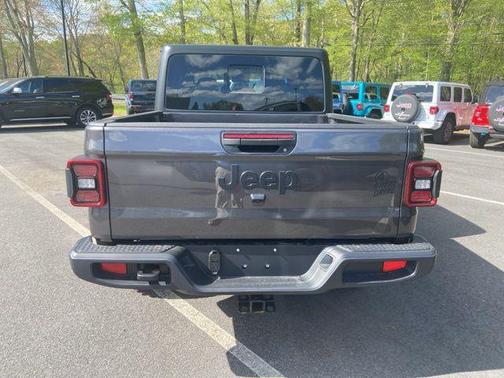 2025 Jeep Gladiator Willys