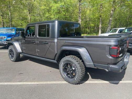 2025 Jeep Gladiator Willys