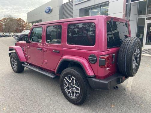 2024 Jeep Wrangler 4-Door Sahara 4x4