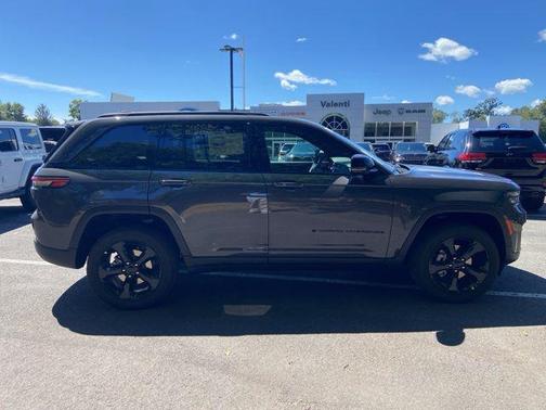 2025 Jeep Grand Cherokee Altitude